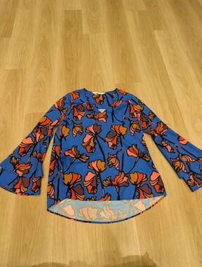 Crosby By Mollie Birch Floral Blue Blouse With Flare Sleeves Size S